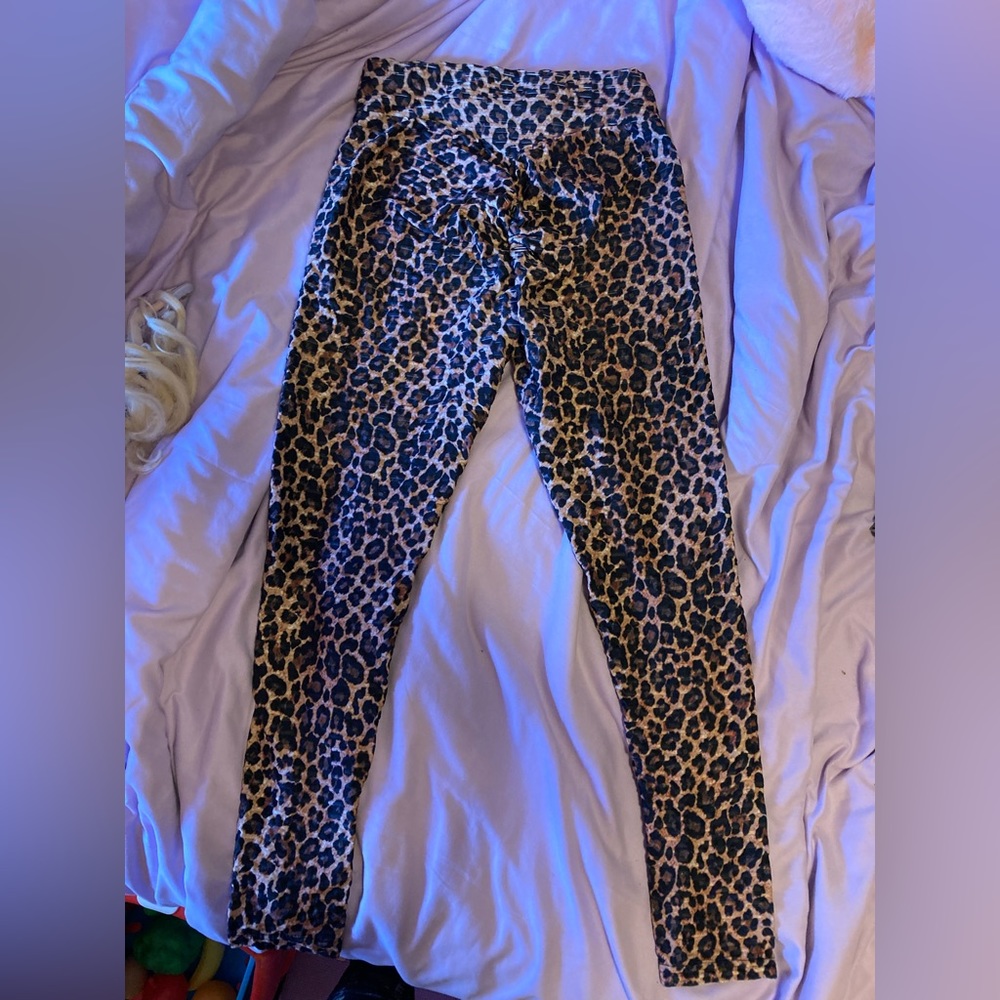 NWOT NBW Leopard Print Honeycomb textured leggings Size Medium